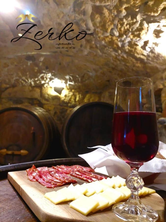 Zerko Holiday Home - Vineyard Chalet With Sauna And Jacuzzi Free Mirna Exteriér fotografie